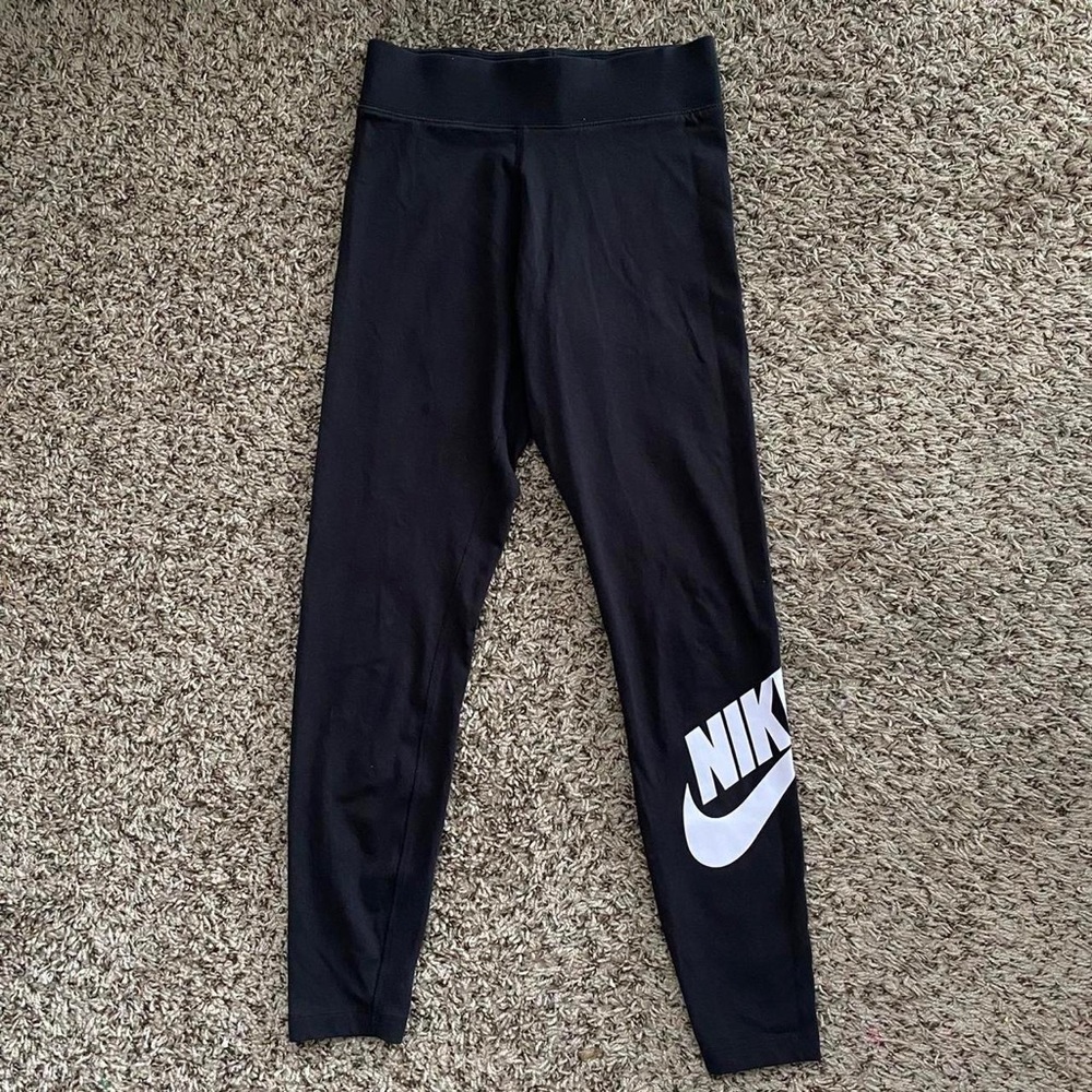 nike leggings with logo on leg